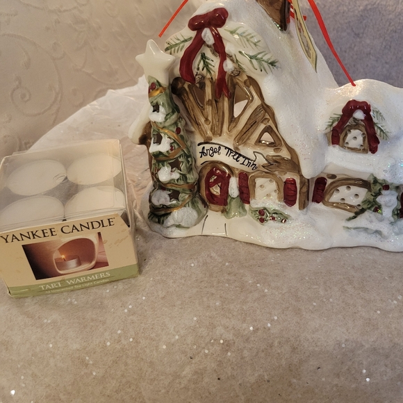 Holiday Ceramic House By Blue Sky Clayworks. - Picture 7 of 8